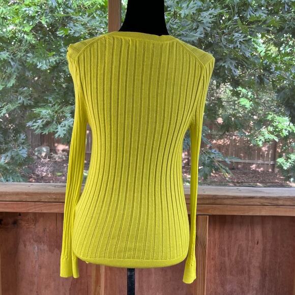 Banana Republic Women's Bright Yellow 100% Merino Wool Sweater Size S - Picture 4 of 7